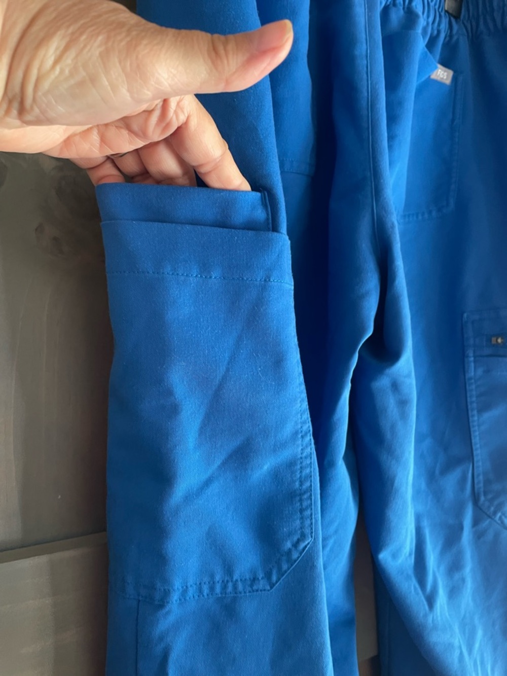 Figs Royal Blue Cargo Jogger with Drawstring scrub.
Size L petite - Picture 9 of 11